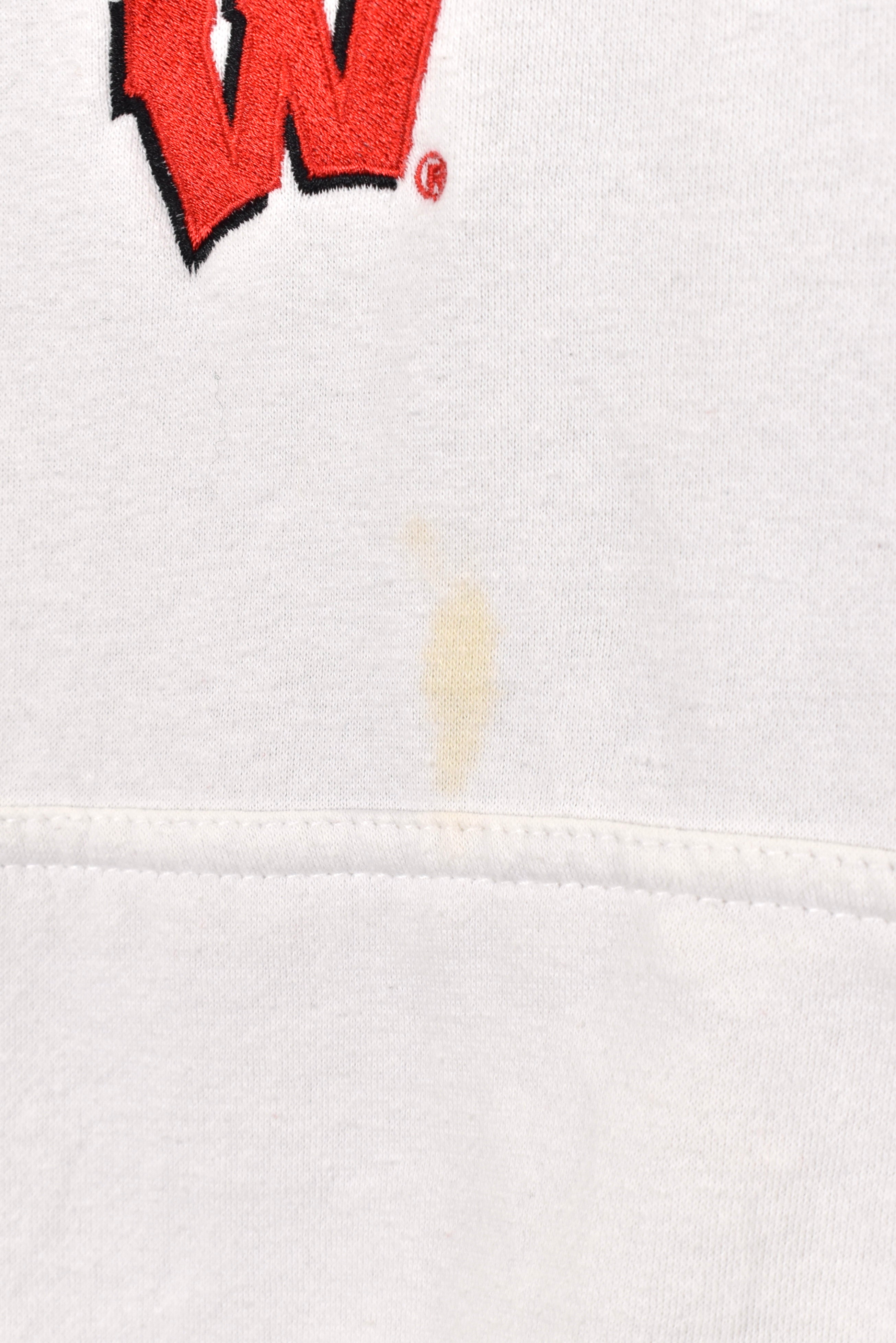 Modern University of Wisconsin hoodie, white embroidered sweatshirt - XL