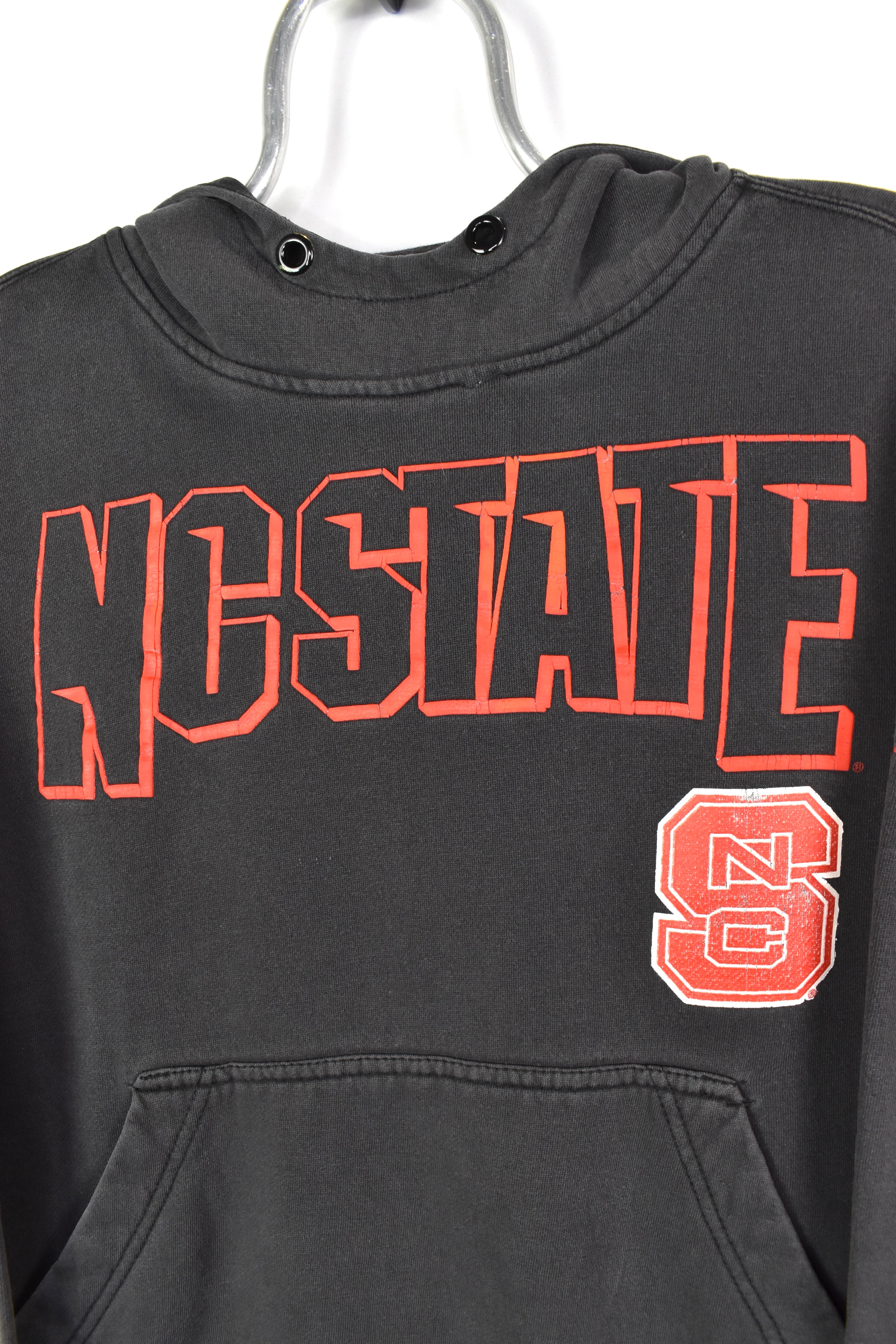 VINTAGE NORTH CAROLINA STATE UNIVERSITY BLACK HOODIE | MEDIUM COLLEGE