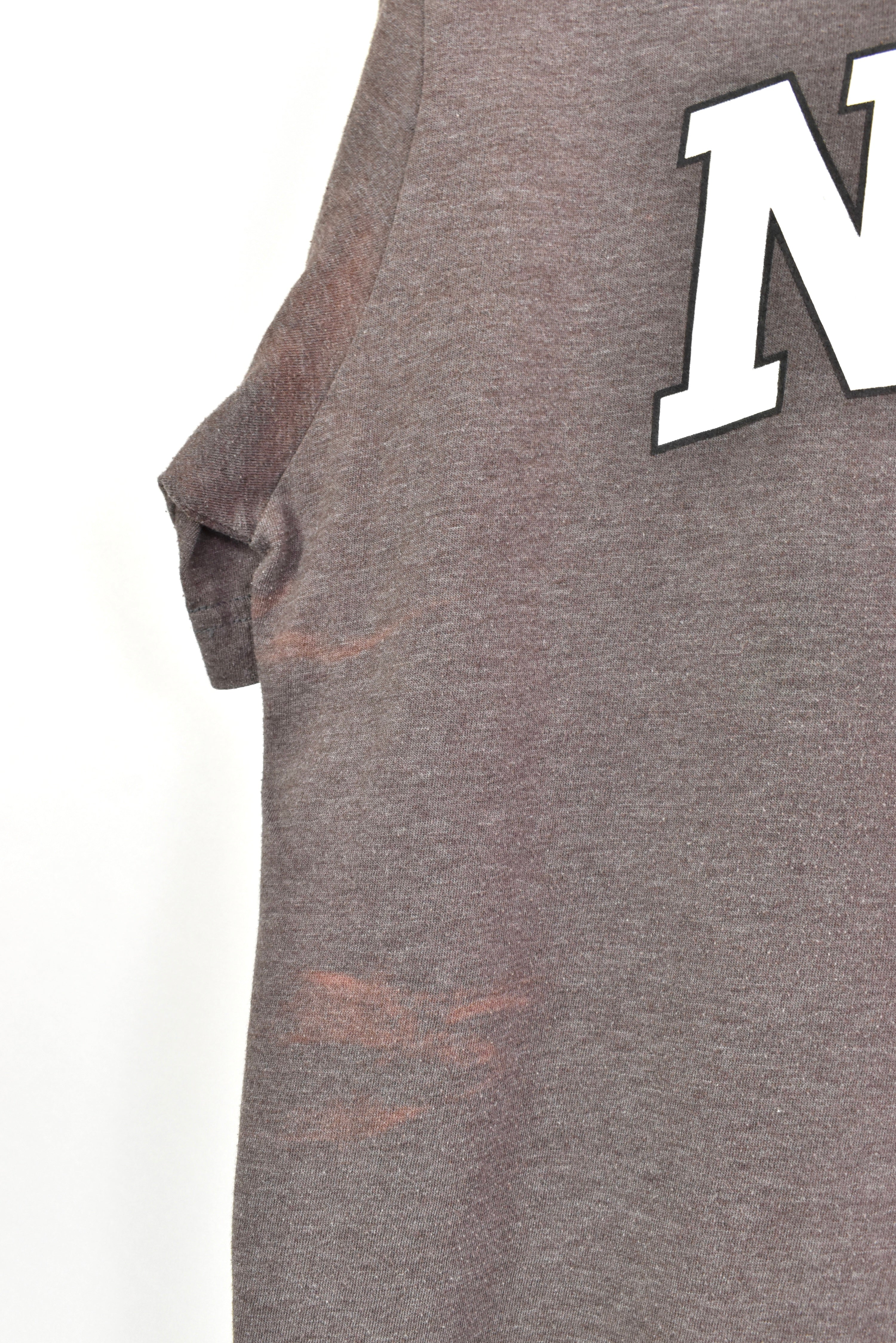 Modern Nike shirt, short sleeve graphic tee - medium, brown NIKE