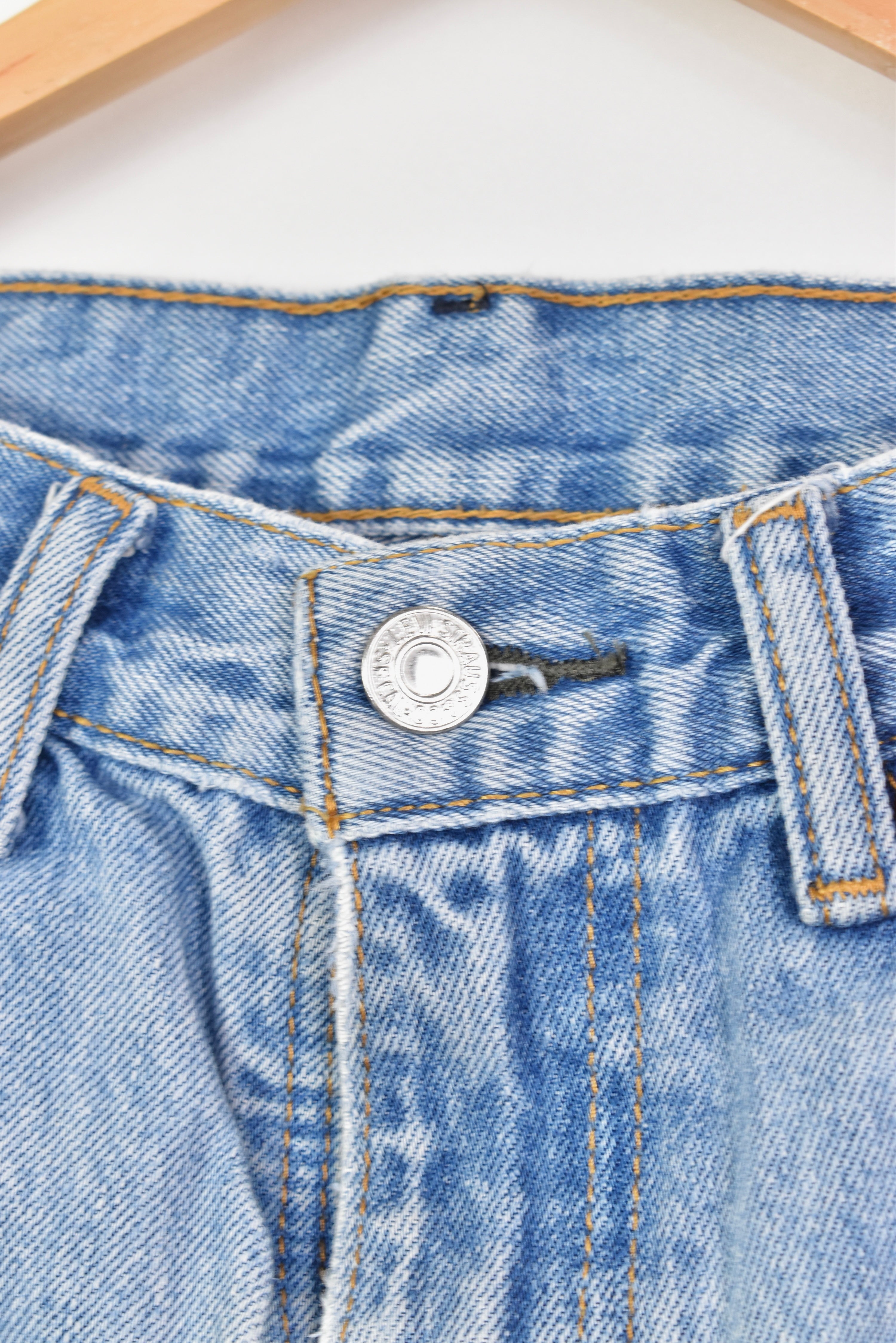 Women's vintage Levi's shorts, rework denim jeans - blue, W32" LEVIS