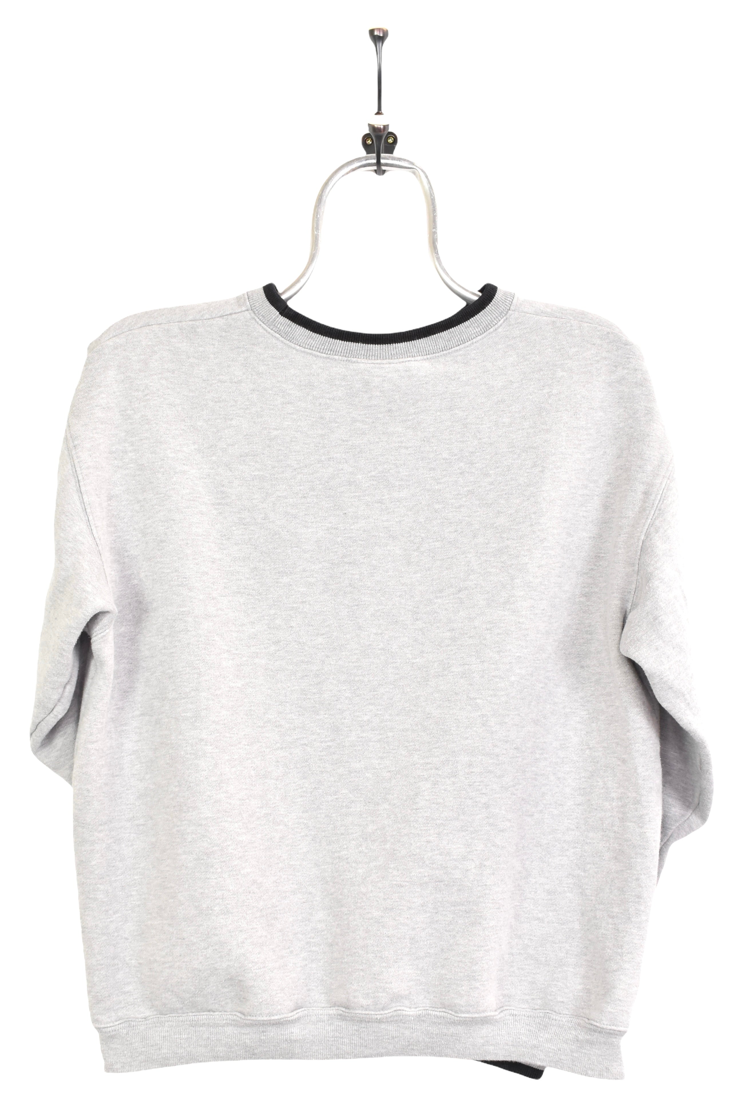 Vintage Women's Disney World embroidered grey sweatshirt | Small DISNEY / CARTOON