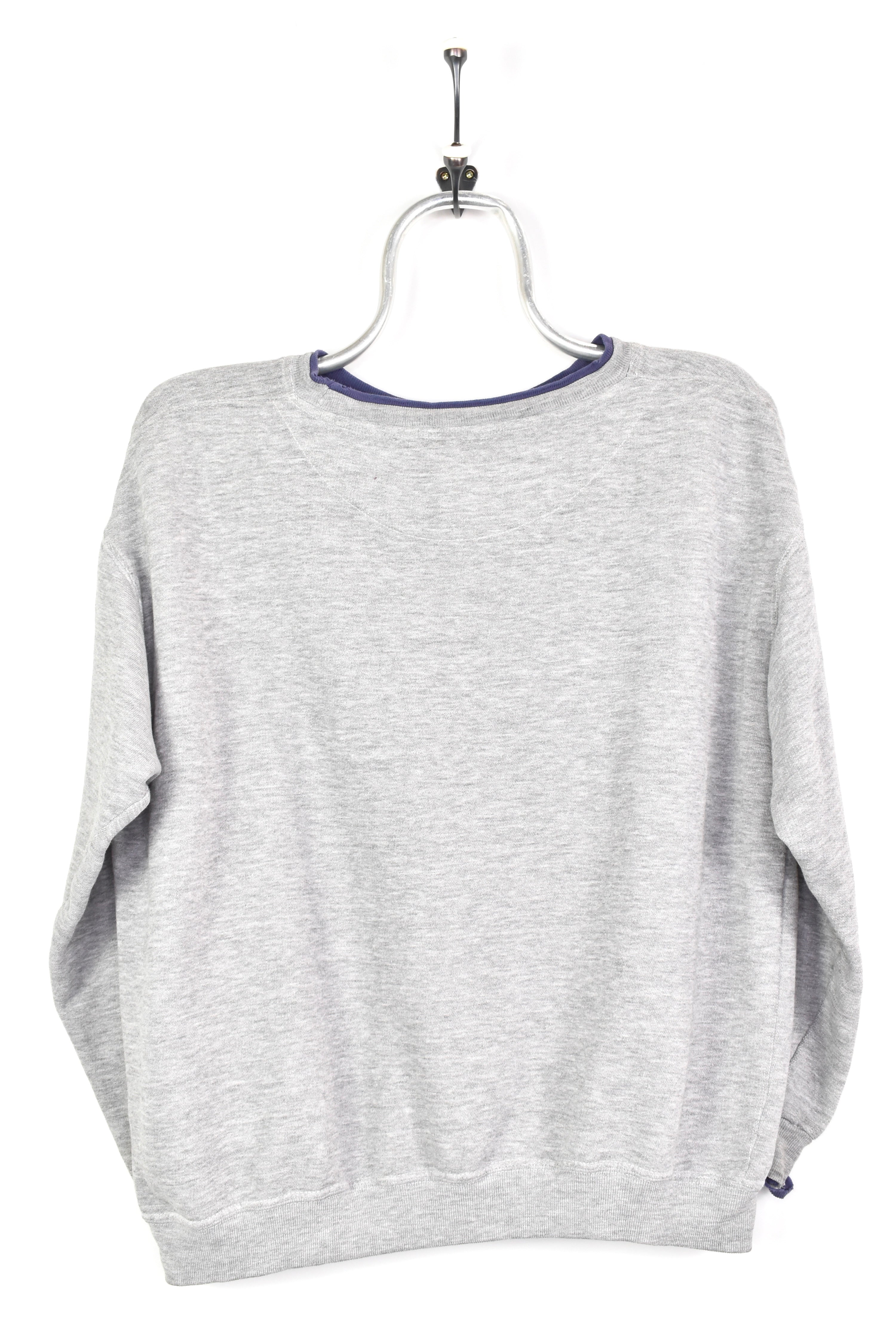 VINTAGE DISNEY POOH EMBROIDERED GREY SWEATSHIRT | MEDIUM DISNEY / CARTOON