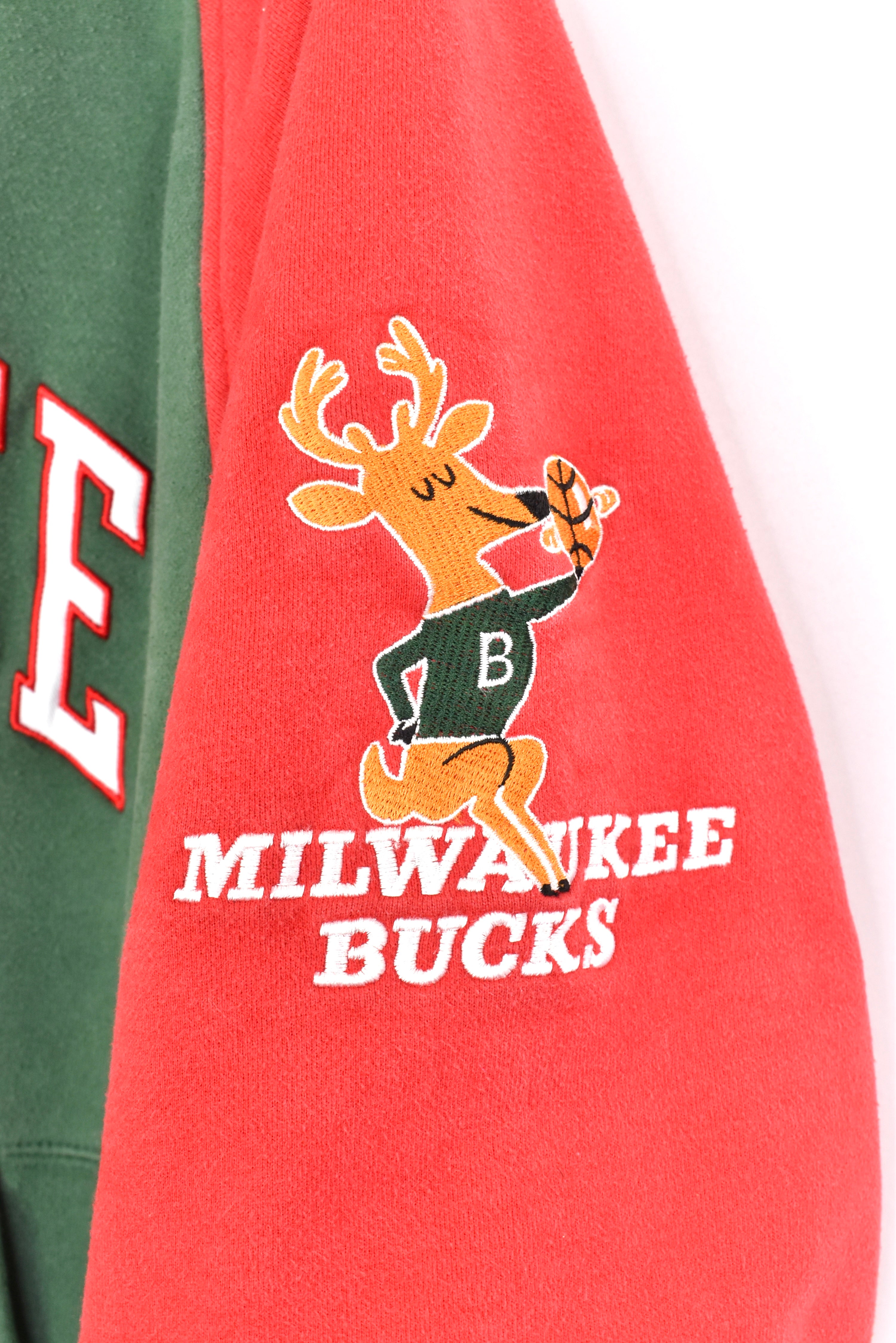 Vintage Milwaukee Bucks hoodie, NBA embroidered sweatshirt - large, green PRO SPORT