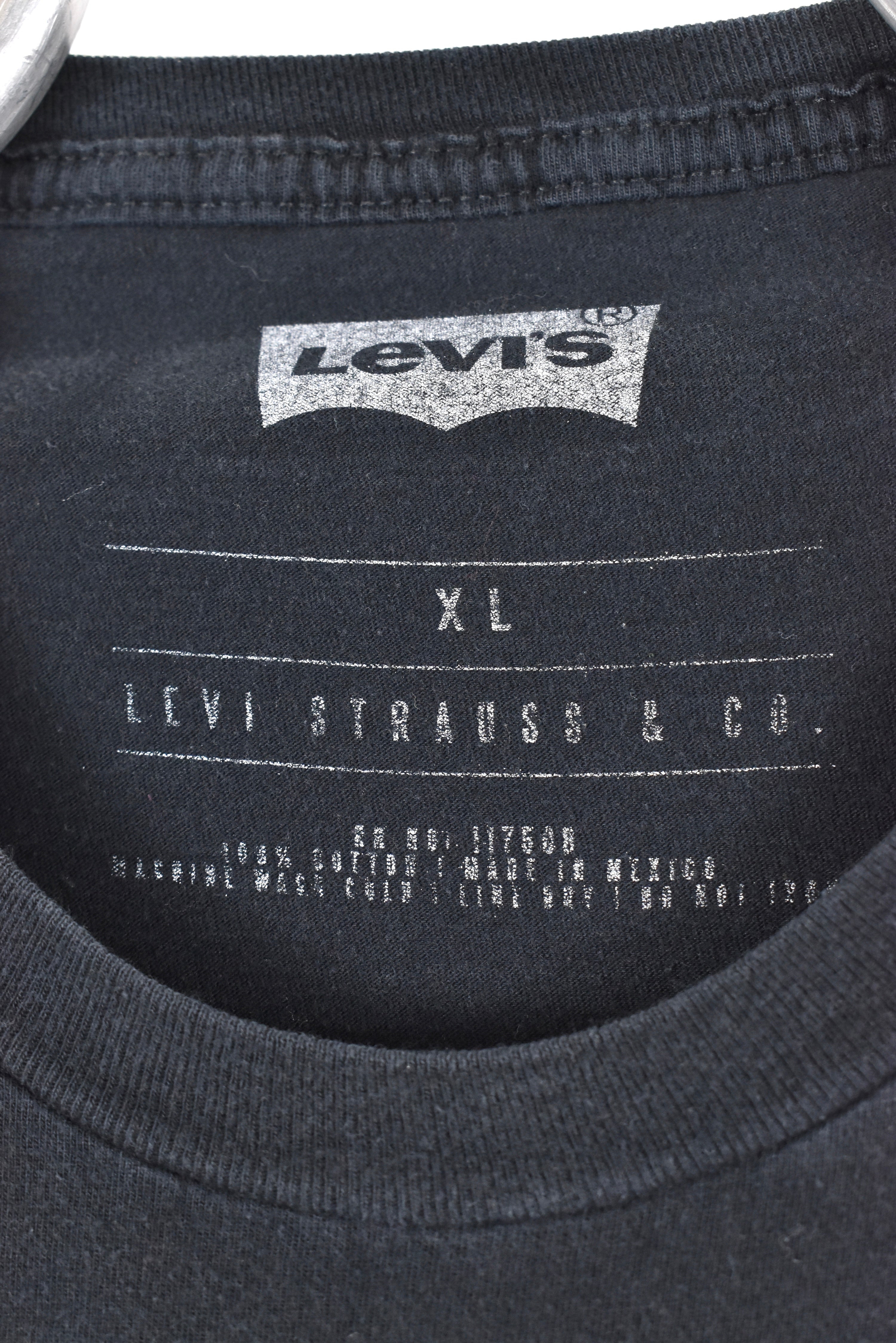 Modern Levis shirt, short sleeve black graphic tee - AU L LEVIS