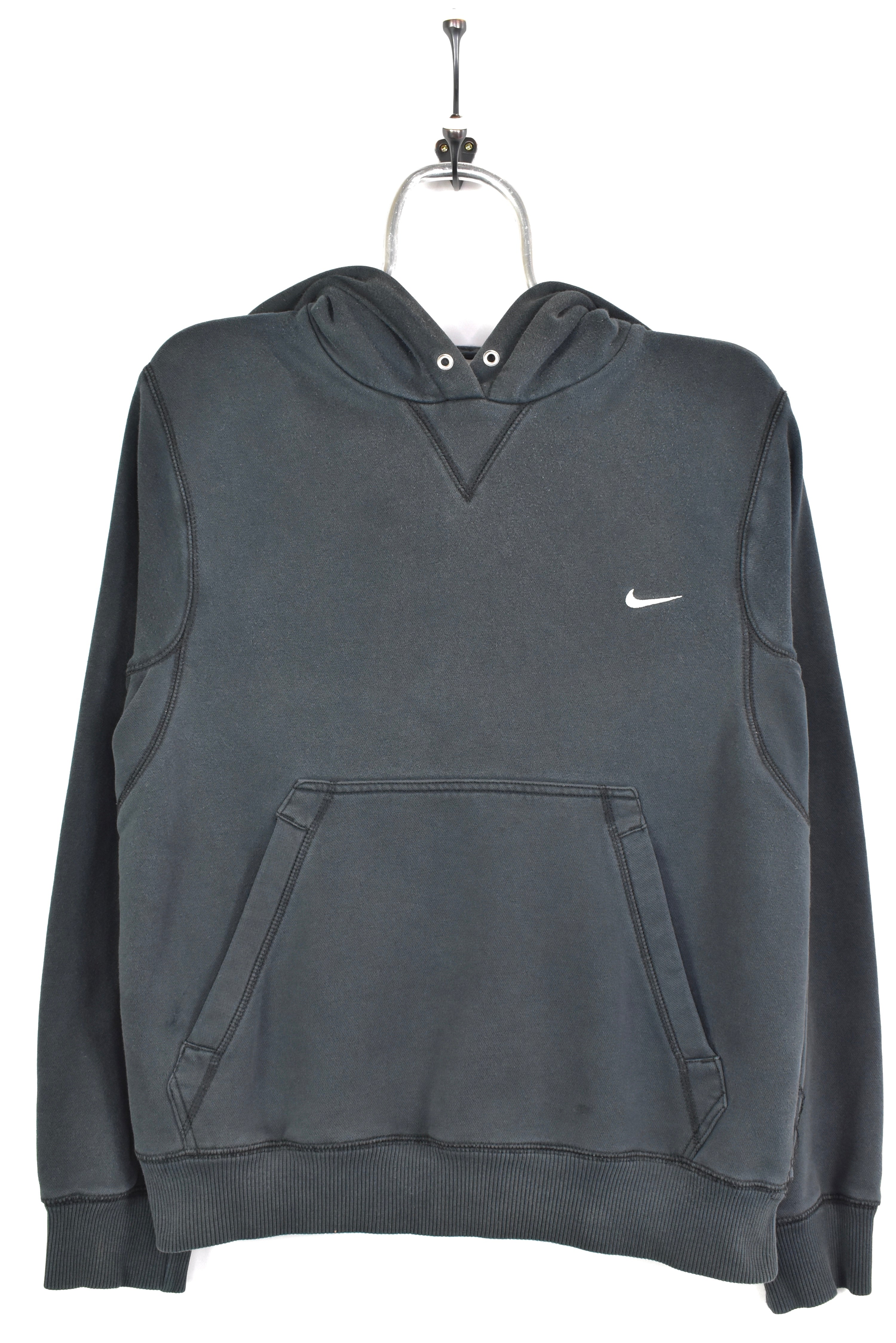 VINTAGE NIKE EMBROIDERED BLACK HOODIE | MEDIUM NIKE