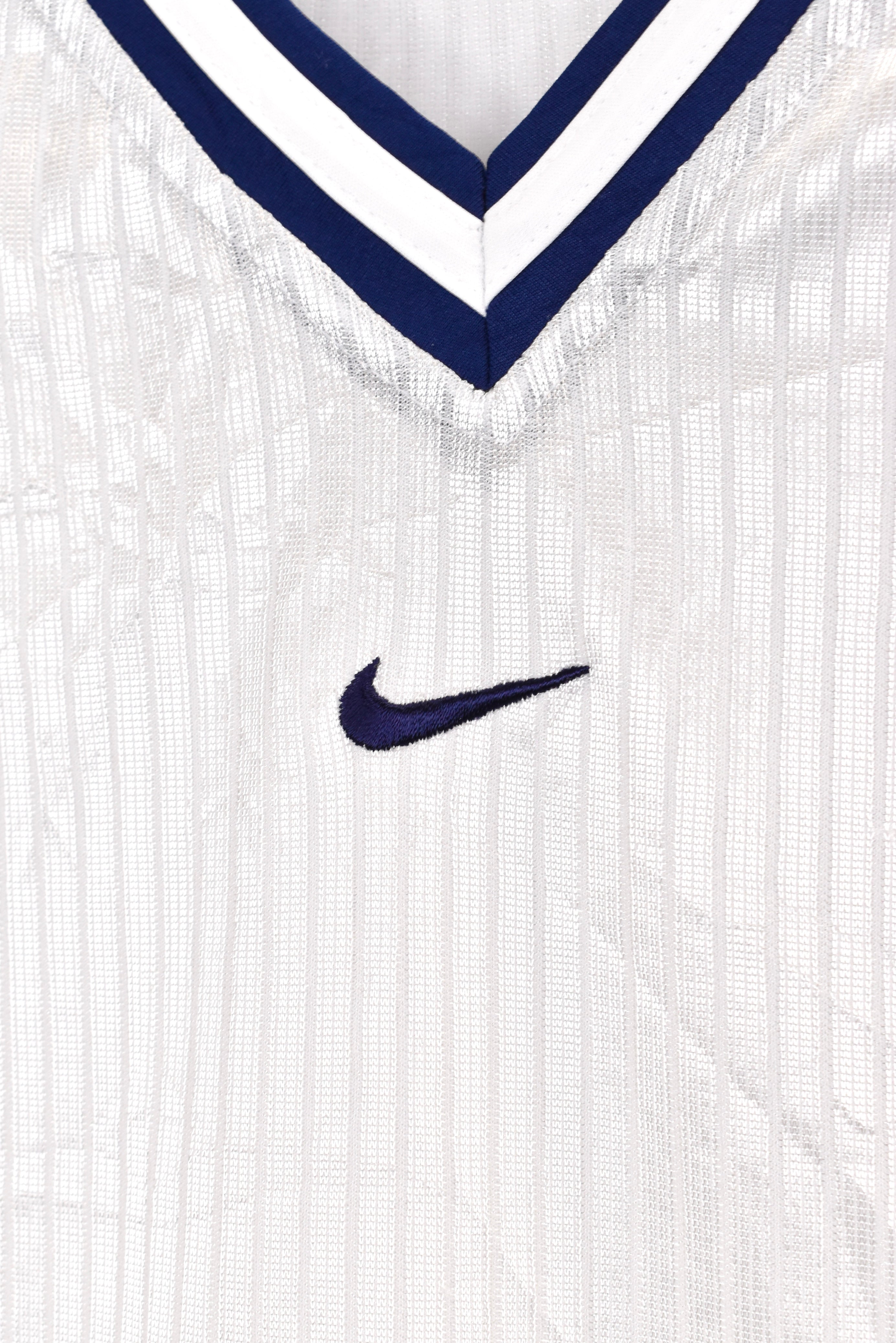 Vintage Nike shirt, white athletic embroidered tee - AU XL NIKE