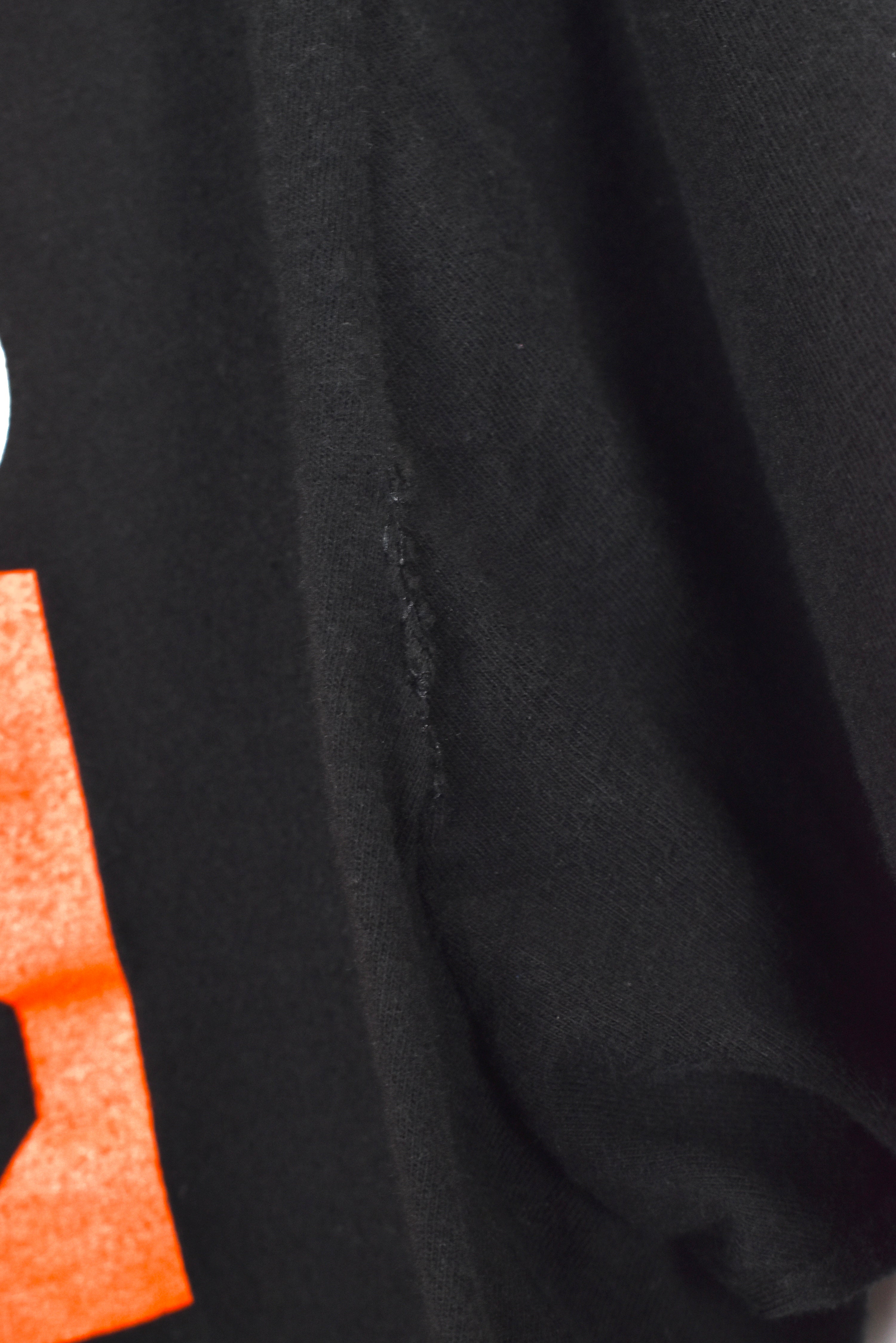 Modern Cincinnati Bengals shirt, NFL black graphic tee - AU Medium PRO SPORT