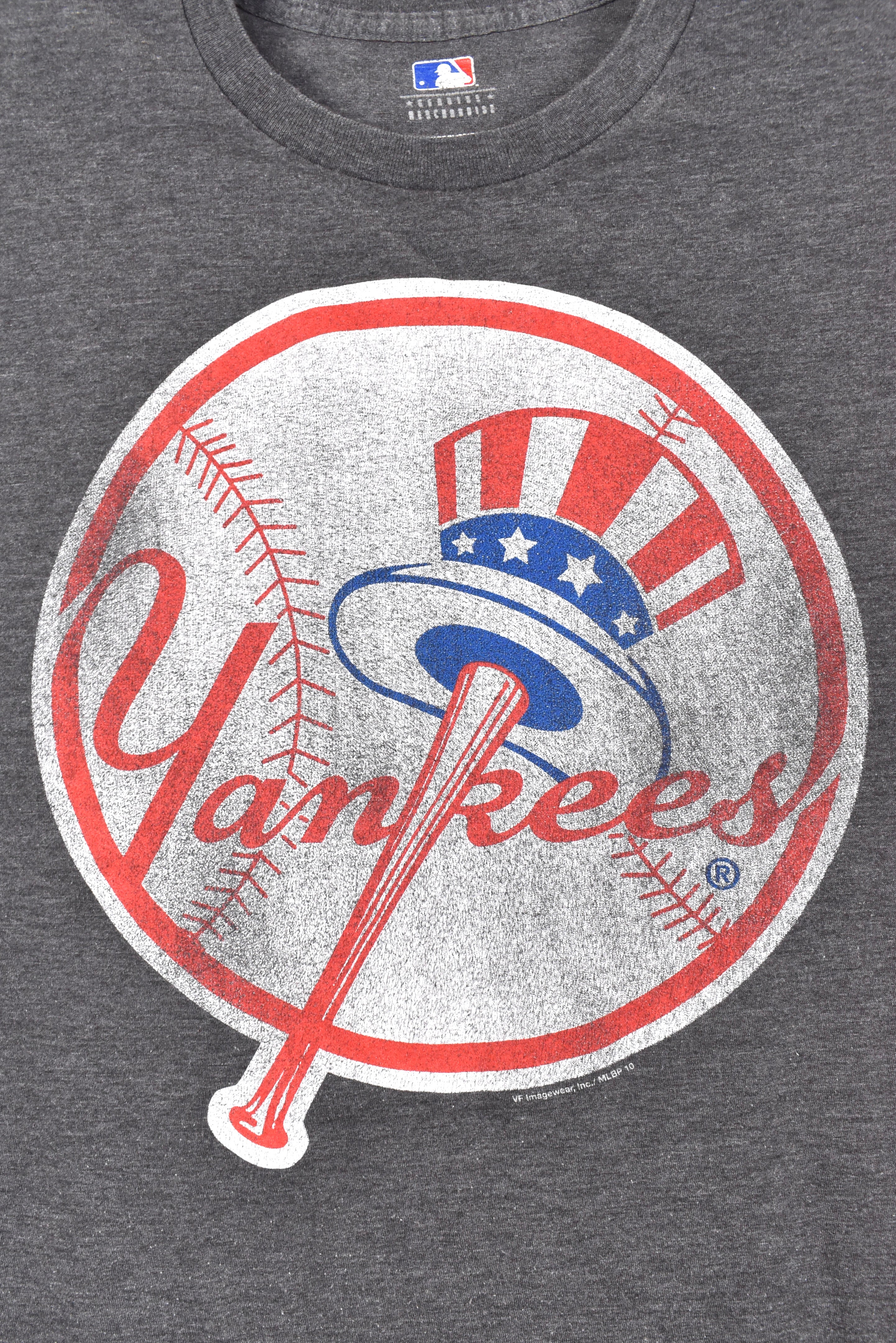 Modern New York Yankees shirt, MLB grey graphic tee - AU Small PRO SPORT