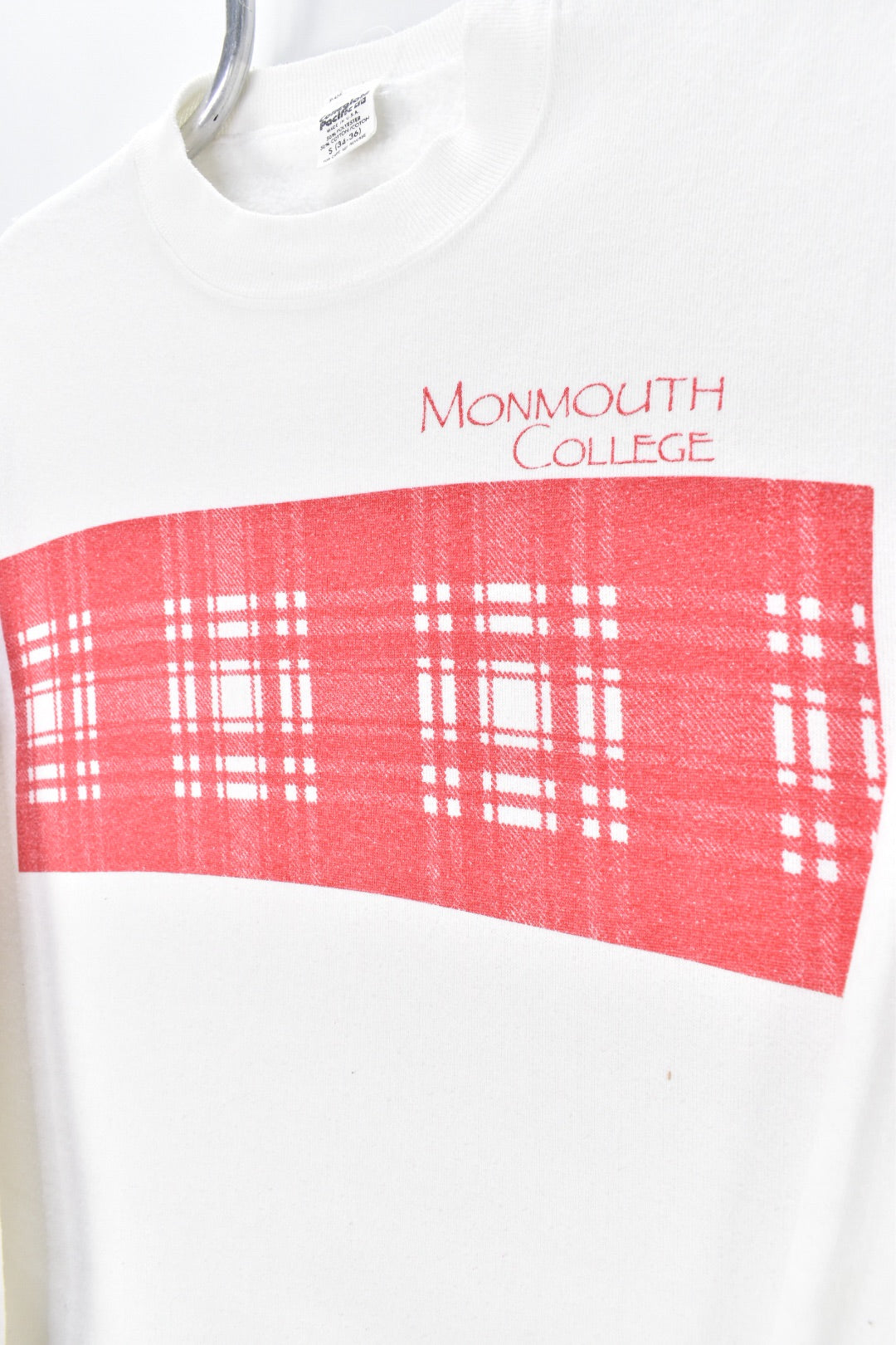 VINTAGE WOMEN'S MONMOUTH COLLEGE WHITE SWEATSHIRT | SMALL COLLEGE