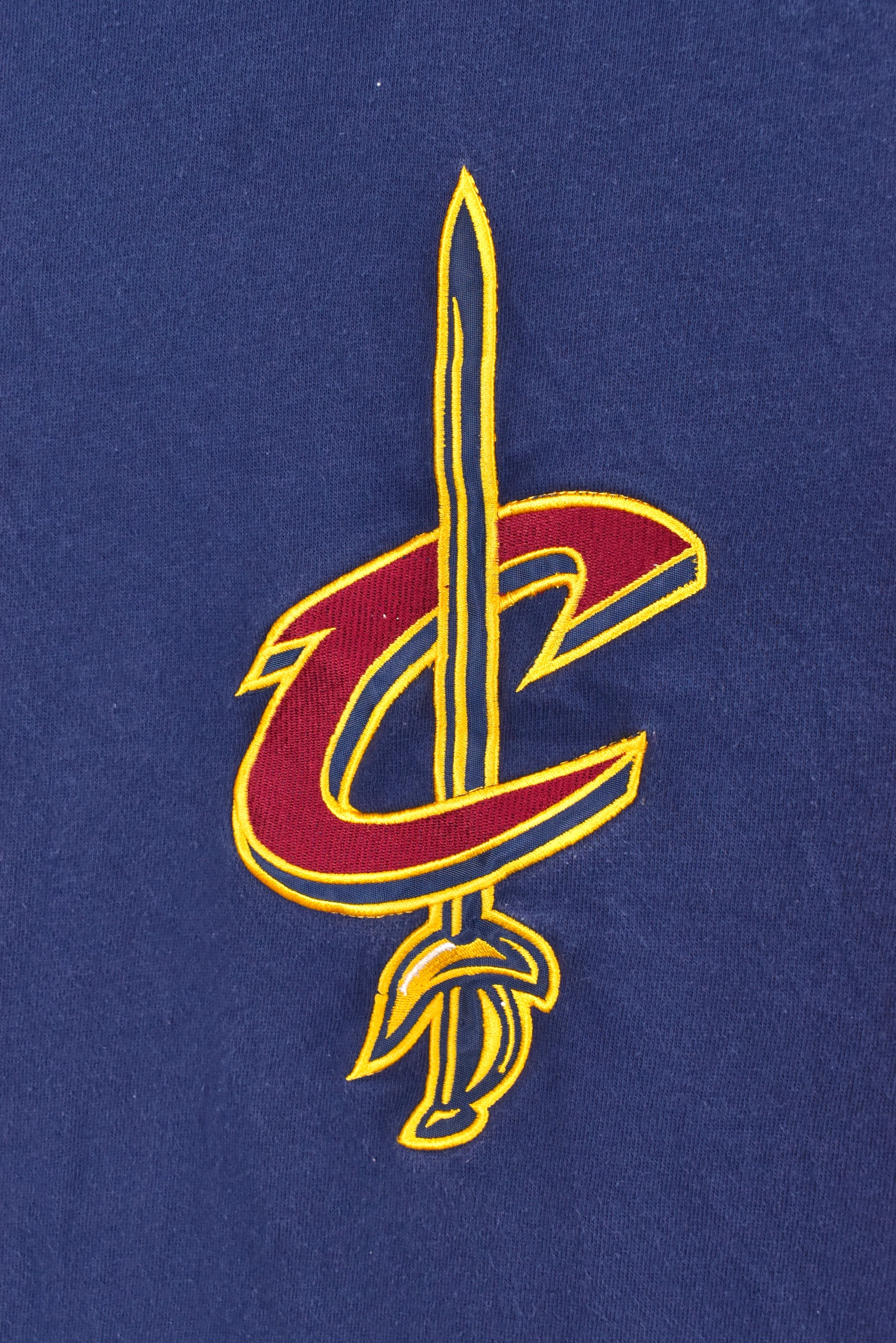 Vintage Cleveland Cavaliers hoodie, NBA blue embroidered sweatshirt - AU XL PRO SPORT