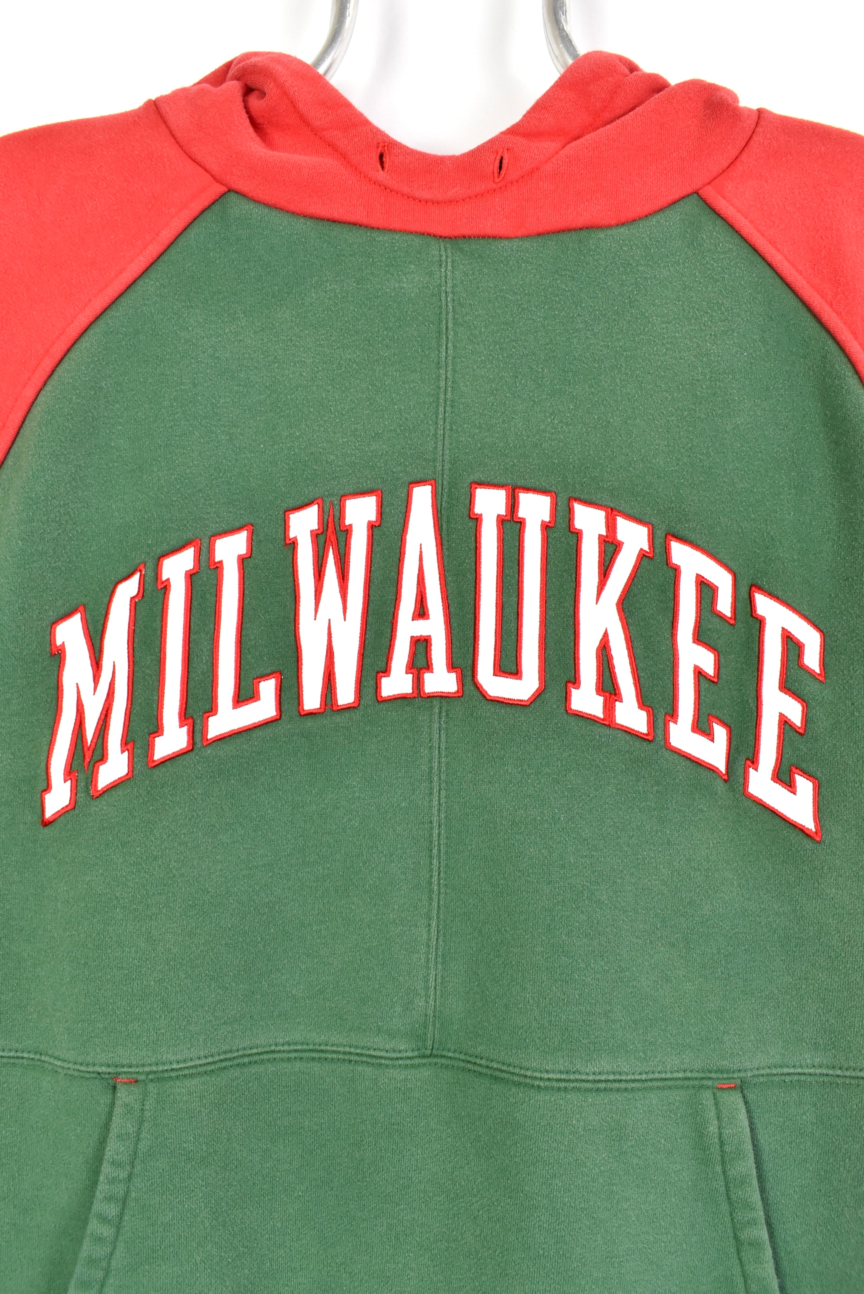 Vintage Milwaukee Bucks hoodie, NBA embroidered sweatshirt - large, green PRO SPORT