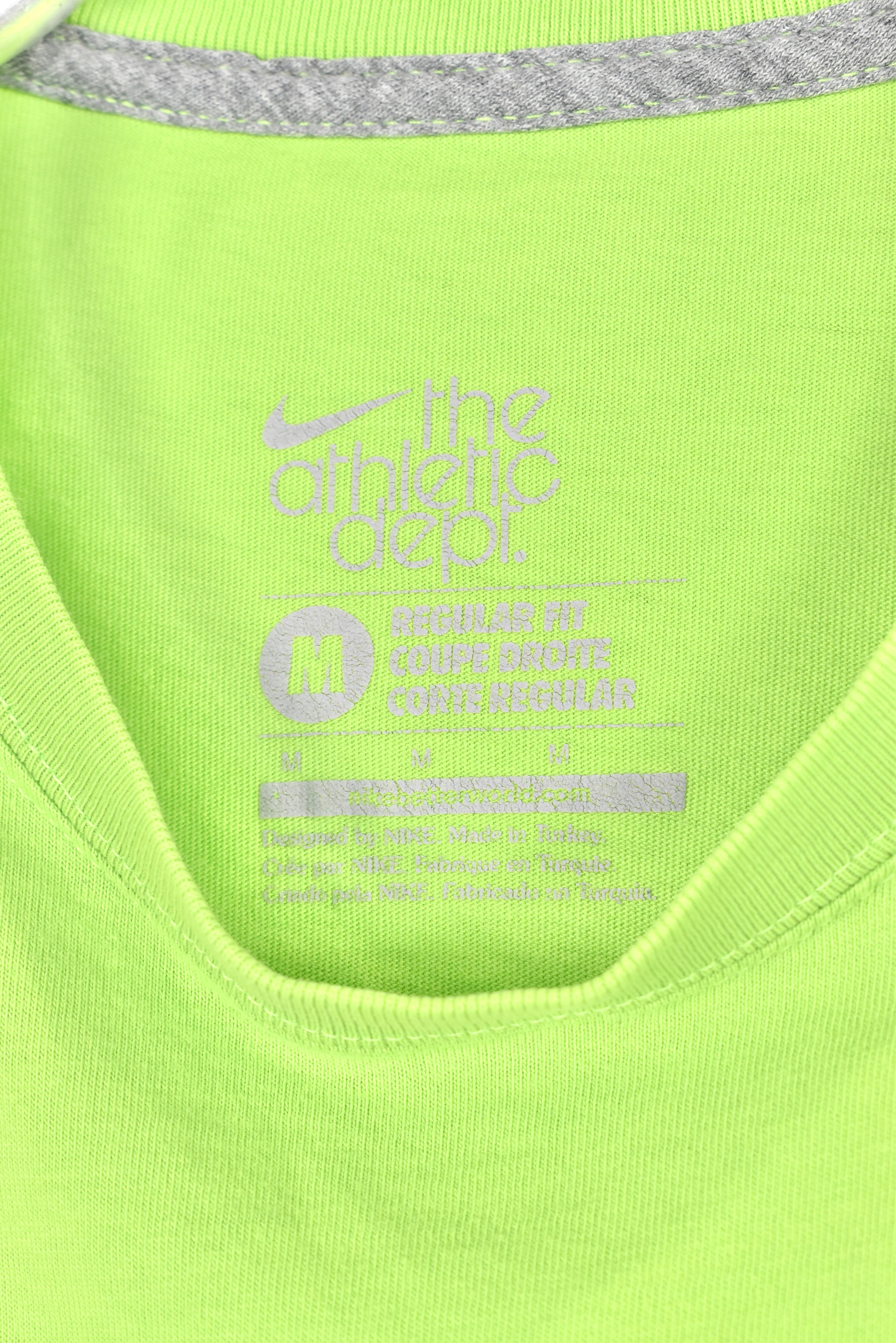 Women's modern Nike shirt, green graphic tee - AU M NIKE