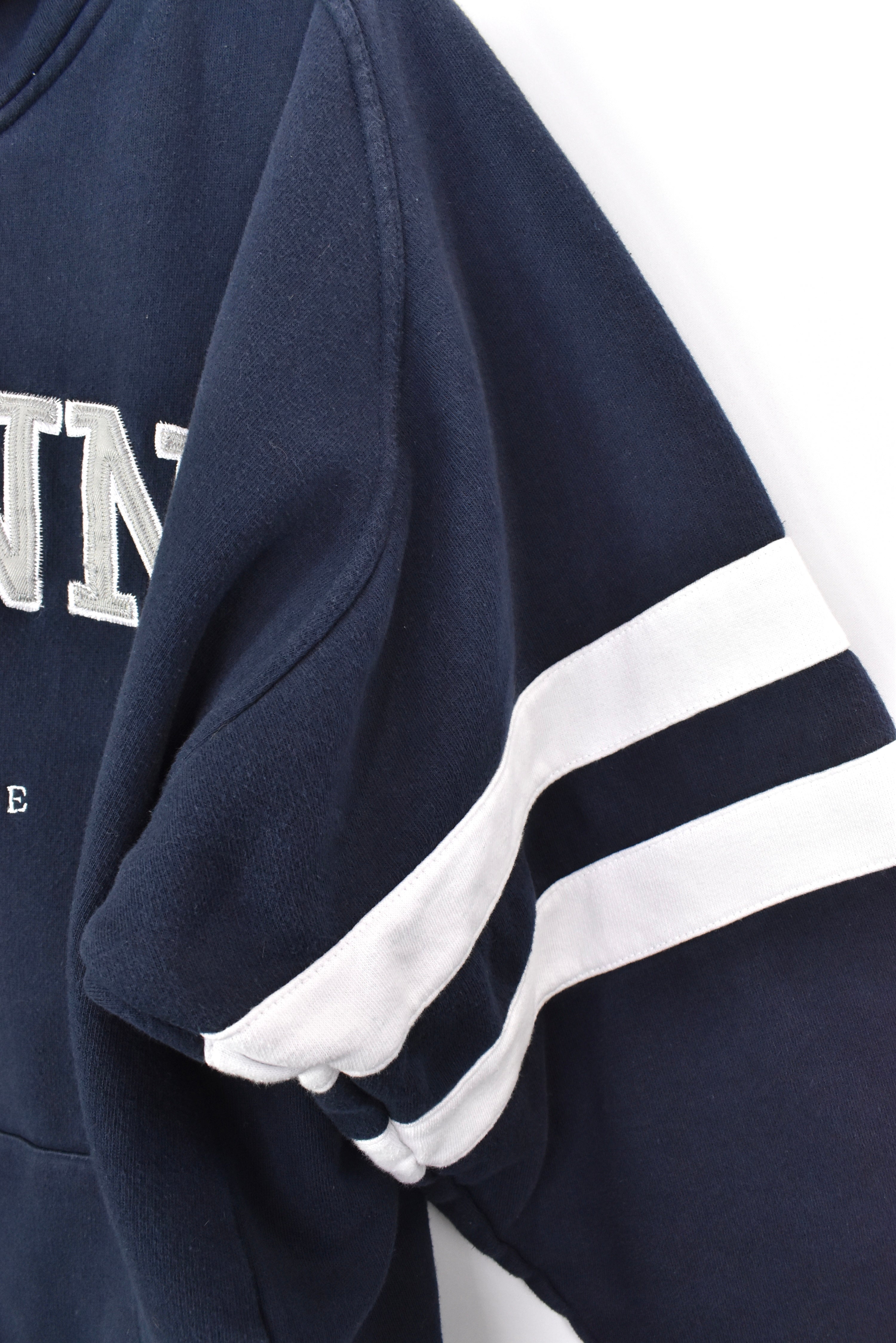 Vintage University of Connecticut hoodie, Huskies embroidered sweatshirt- AU XXL COLLEGE