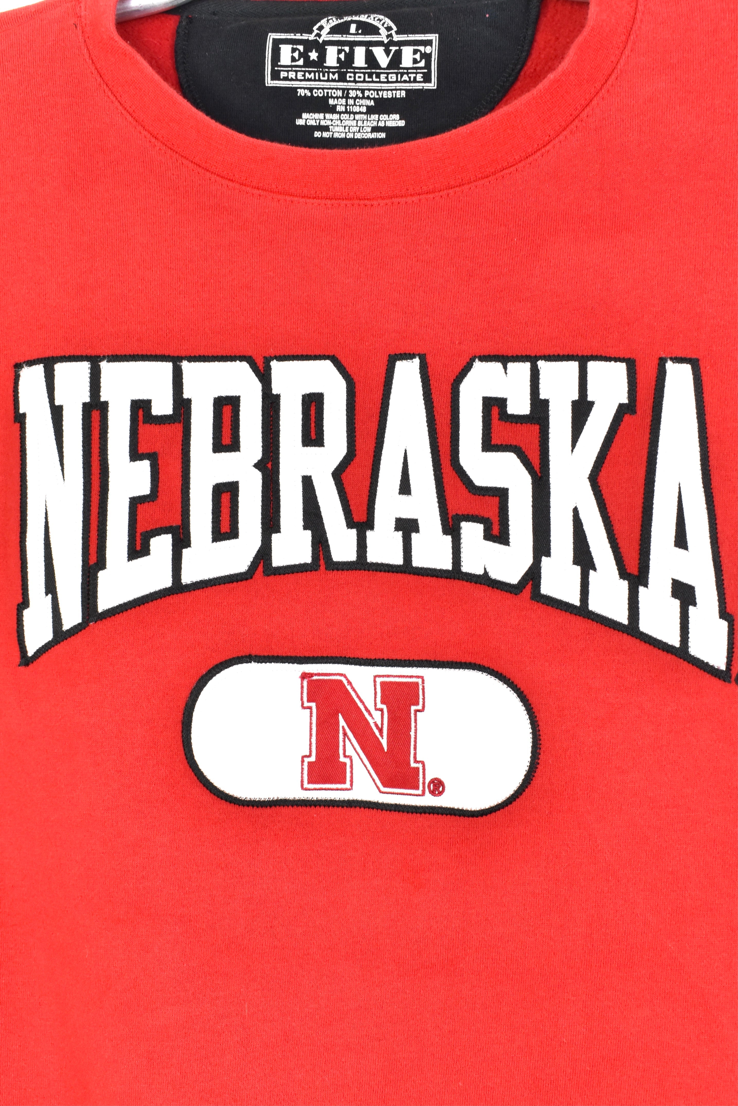 Modern University of Nebraska sweatshirt, red embroidered crewneck - AU Large COLLEGE