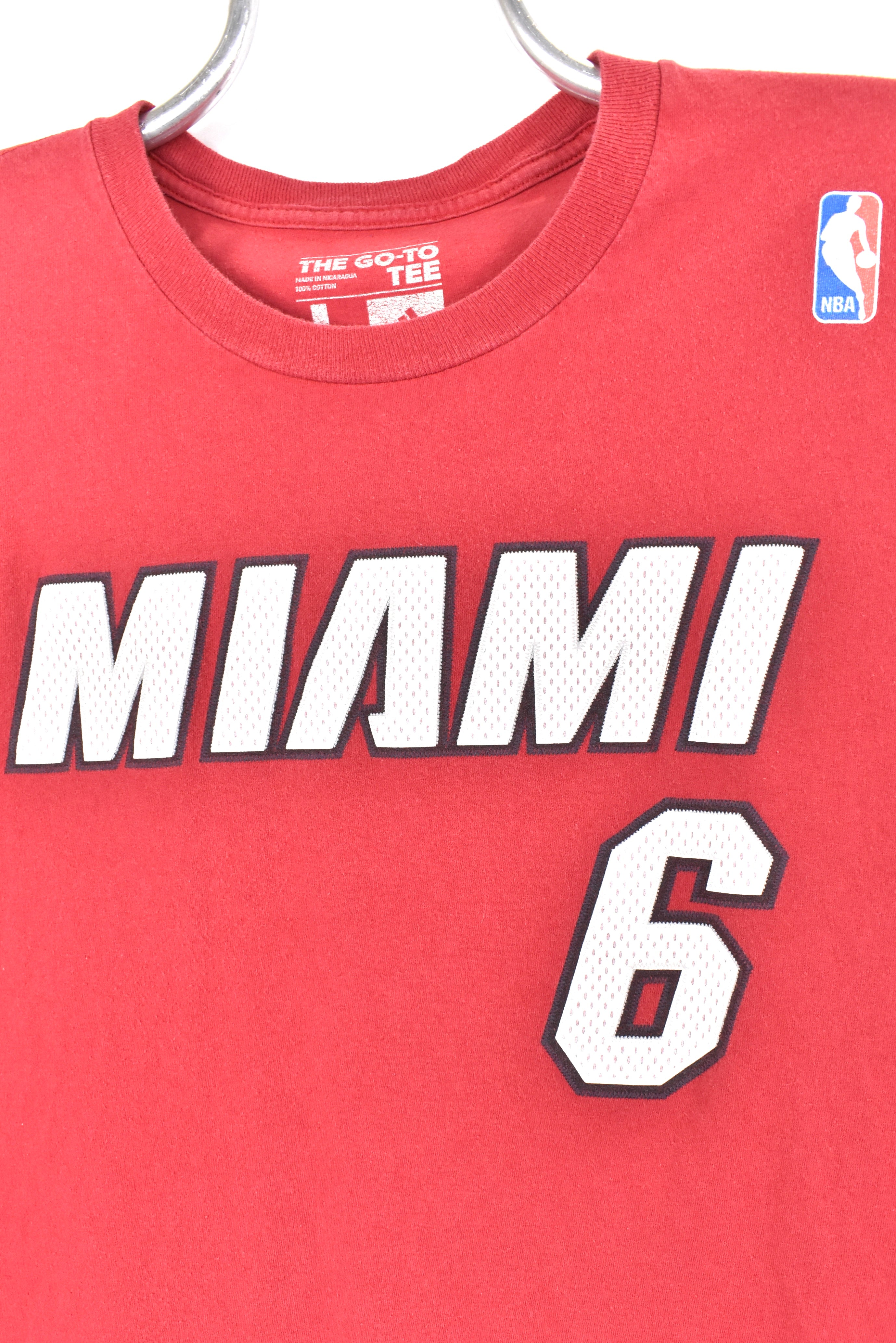 Vintage Miami Heat shirt, NBA burgundy graphic tee - AU Medium PRO SPORT